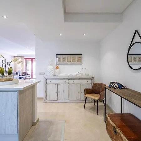 The Sapphire Hideaway Апартаменты *