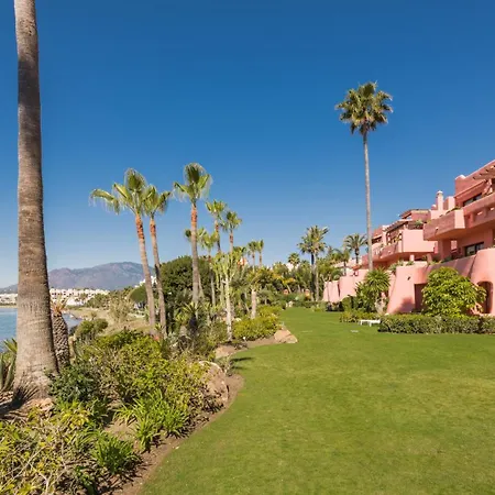 The Sapphire Hideaway Апартаменты