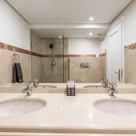 Апартаменты The Sapphire Hideaway