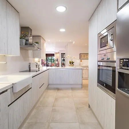 The Sapphire Hideaway 公寓